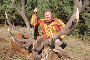 Frederic BLAISE pozyskał jelenia byka o masie wieńca 8,93kg